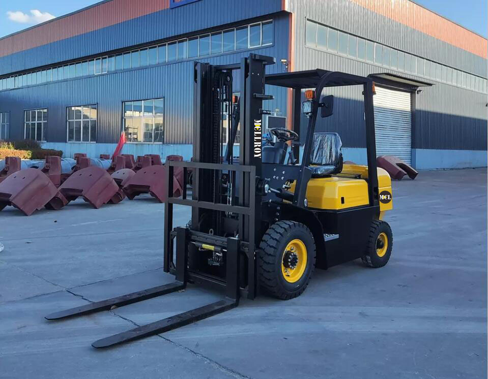 40KW Industrial Diesel Powered Forklift Trucks With 1220mm Length Fork
