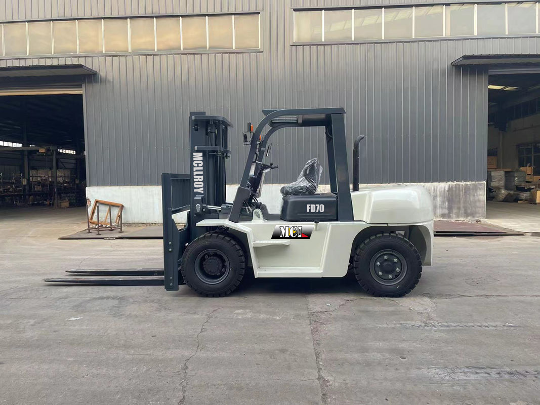 FD80 Counterweight Forklift 8000kg 8 Ton Loading Weight With Isuzu 68G1 Engine