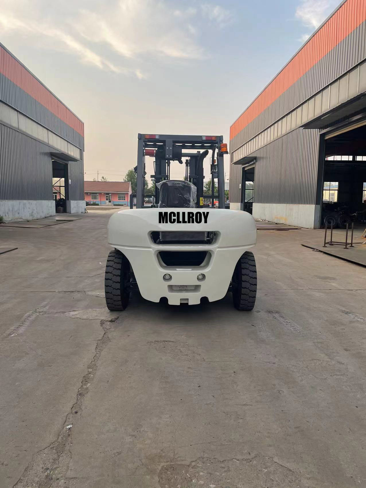 FD80 Counterweight Forklift 8000kg 8 Ton Loading Weight With Isuzu 68G1 Engine